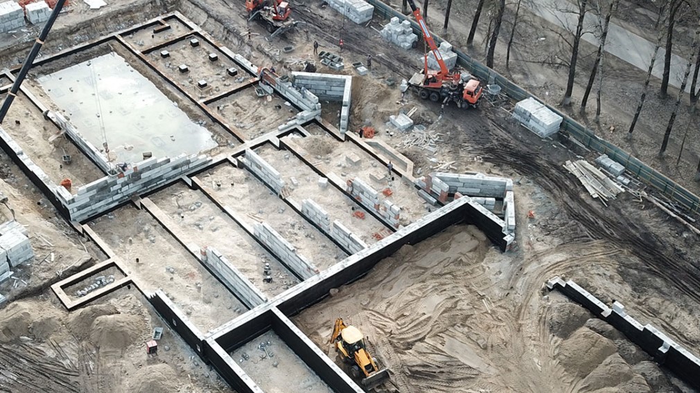 В Брянске идут масштабные работы по строительству двух спорткомплексов с бассейнами