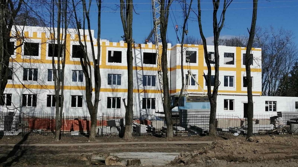 В брянском Стародубе активно идет строительство новой поликлиники