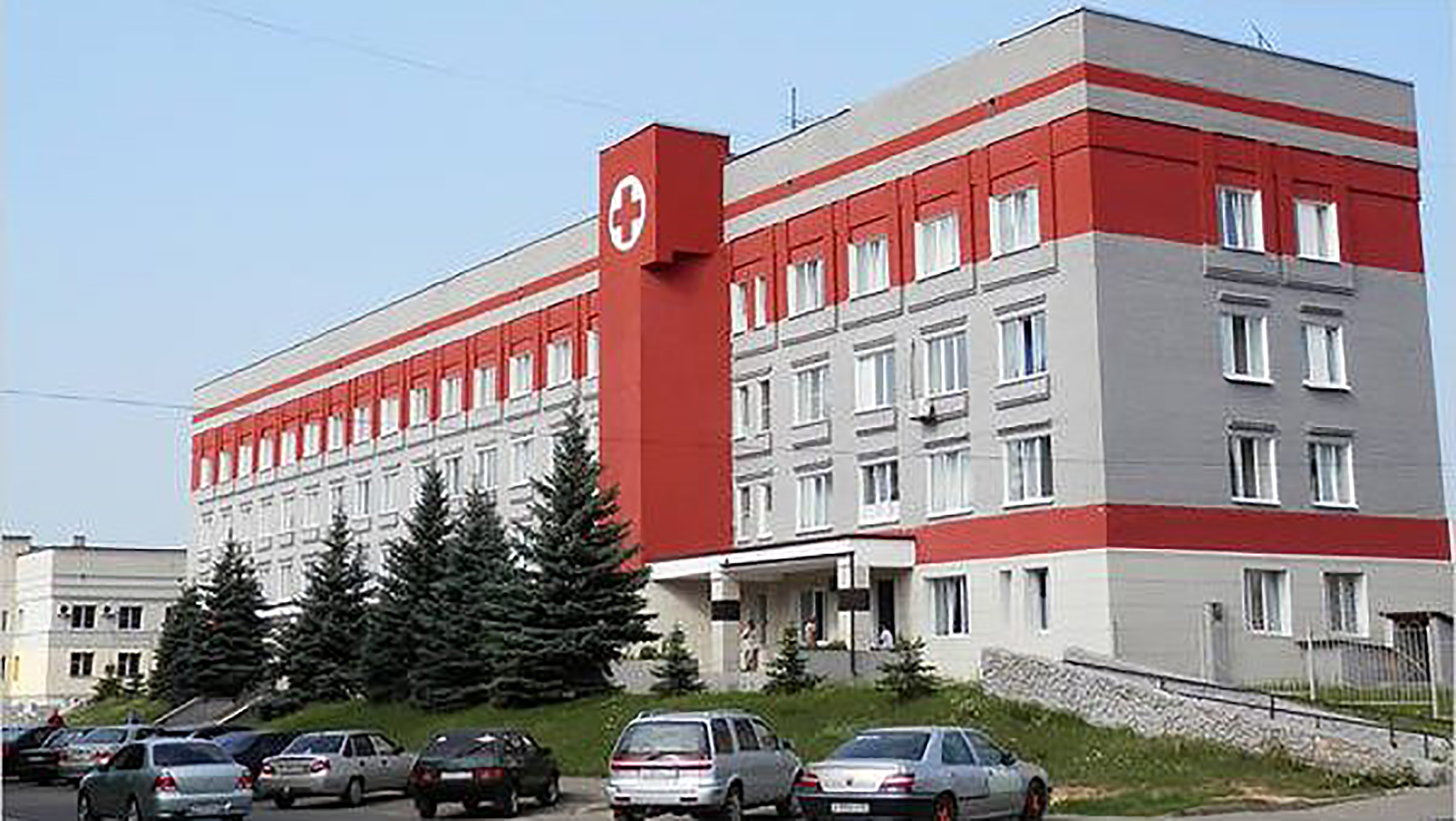 Жителям Клинцов понравился новый лифт в поликлинике по улице Ворошилова