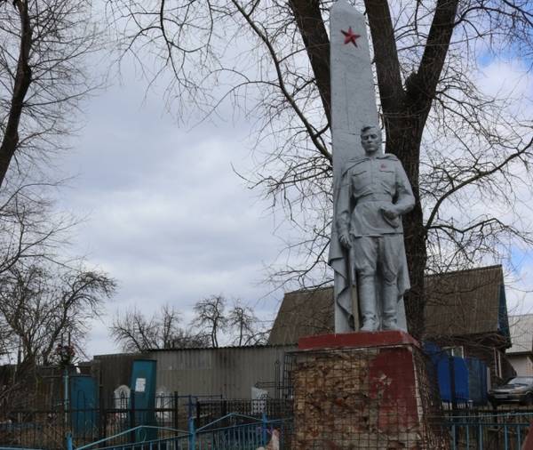 В Трубчевском районе начались работы по благоустройству 118 памятников и солдатских захоронений