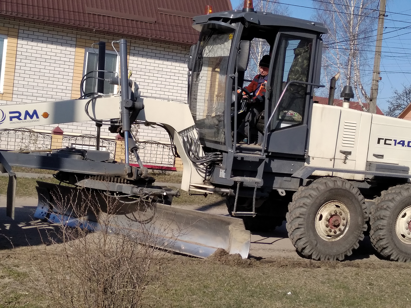В брянском Карачеве продолжается ремонт автомобильных дорог