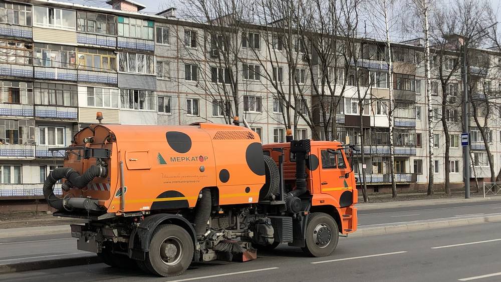 В Брянске в связи с самоизоляцией граждан коммунальщикам проще убирать дороги
