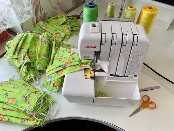 Новозыбковские портнихи раздали нуждающимся сшитые своими руками маски