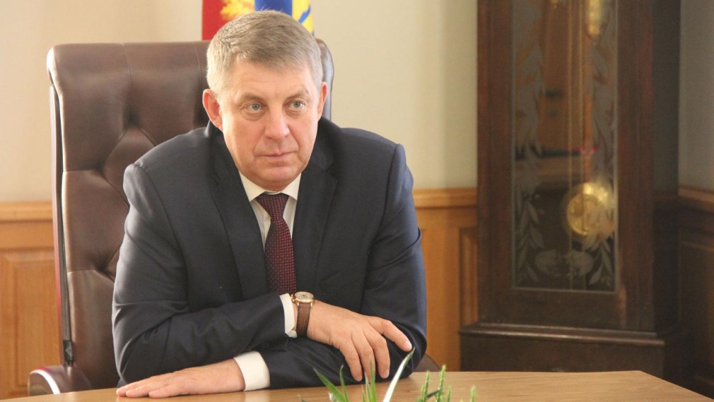 Александр Богомаз призвал глав районов заняться благоустройством памятников и обелисков уже сейчас