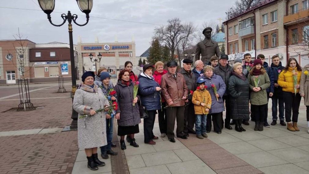 В  Брянске состоялась пешеходная экскурсия, посвященная Ю.А.Гагарину