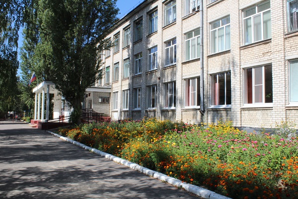 Новые оконные блоки поставят в нескольких школах Жуковского района Брянщины