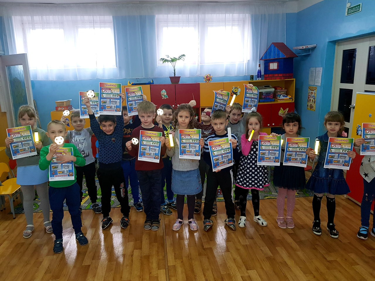 Сотрудники Карачевской Госавтоинспекции проводят занятия по ПДД в дошкольных учреждениях