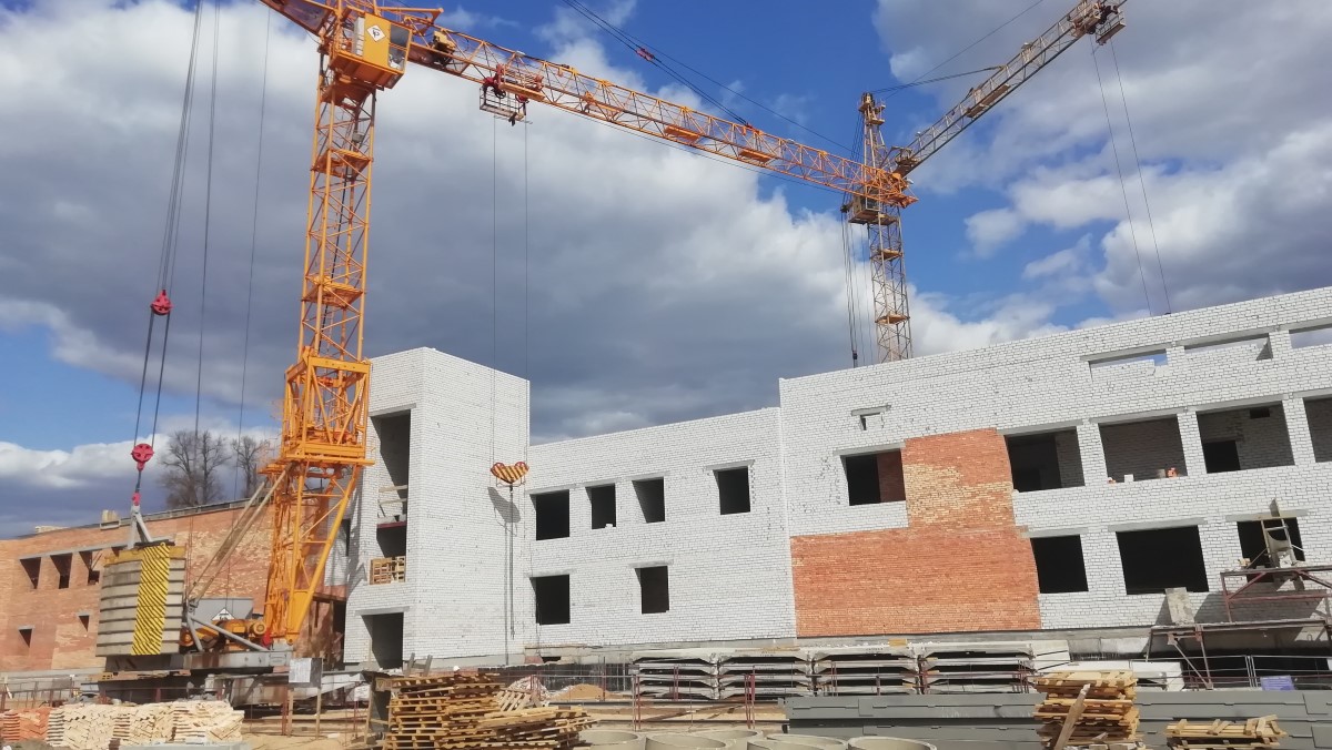 Монолитчики дятьковского СОКа приступили к обустройству чаш под бассейны