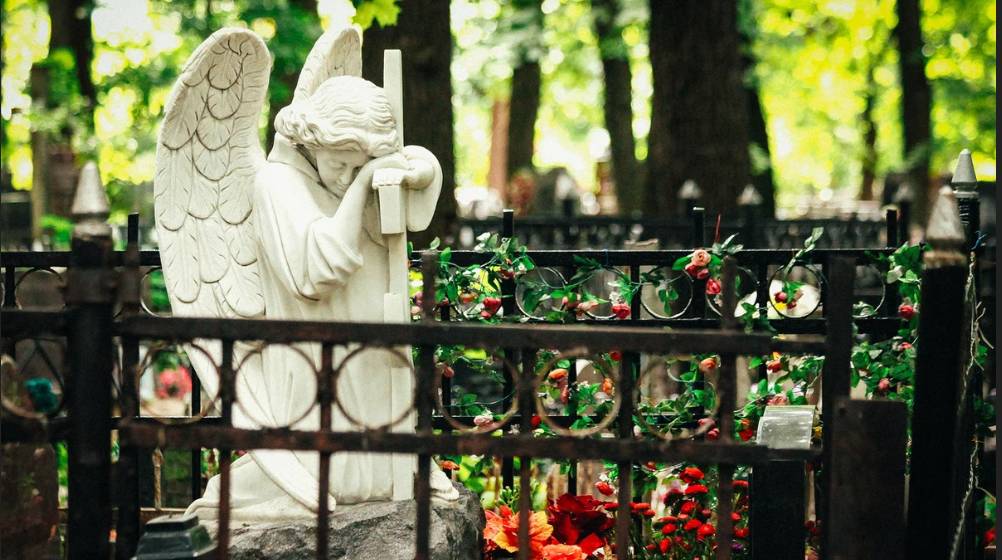 Из-за угрозы заражения коронавирусом кладбища на Радоницу в Брянской области будут закрыты