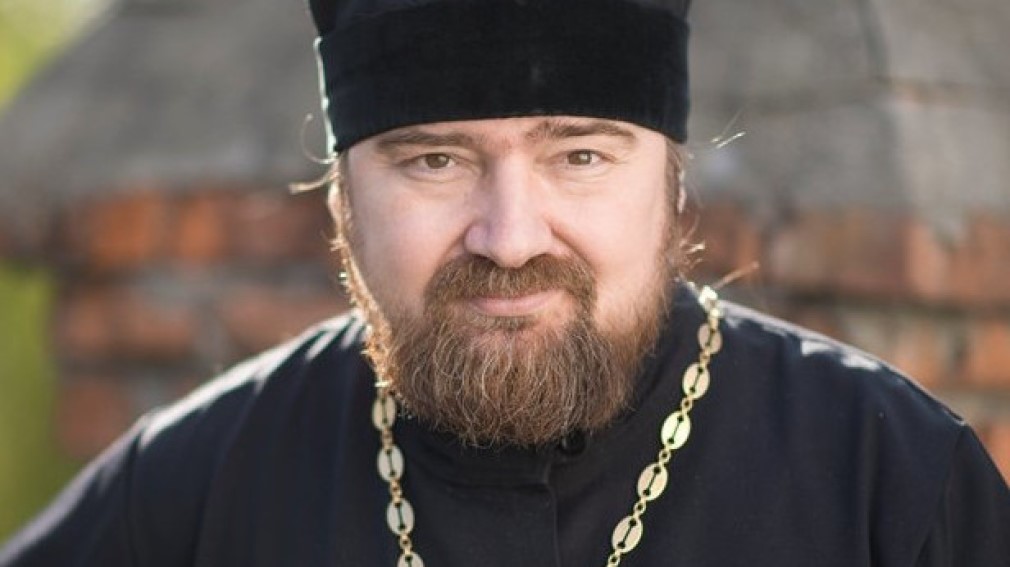 Брянский клирик отвечает на вопросы в прямом эфире