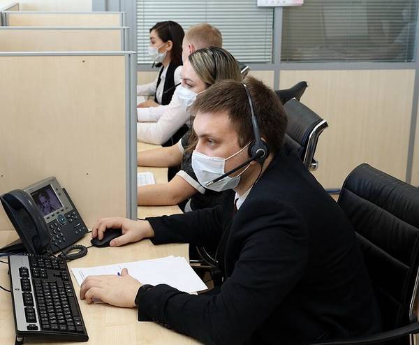 В Брянской области на «горячую линию» по коронавирусу за выходные поступило 1243 звонка