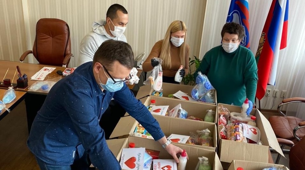 Брянским волонтёрам за сутки поступило 586 заявок от пожилых людей в самоизоляции