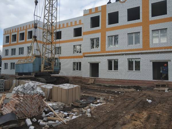 В Стародубе продолжается строительство на непрерывных объектах