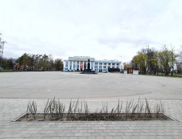 В Брянске завершился ремонт памятника Ленину у ДК БМЗ