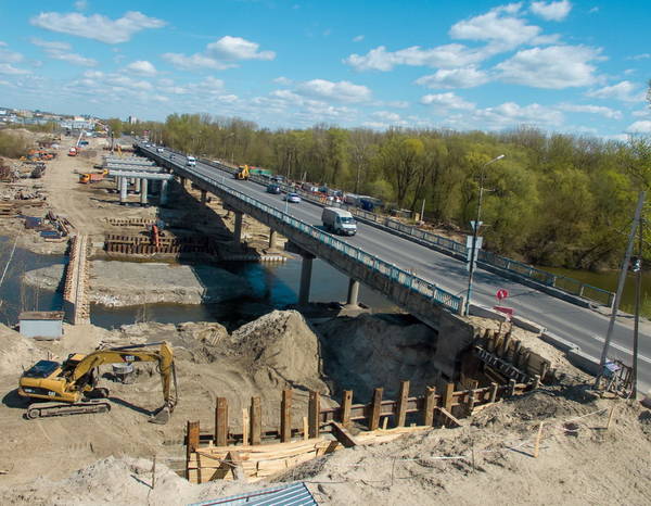 В Брянске на Литейном мосту с 6 мая начнут укладывать первые балки