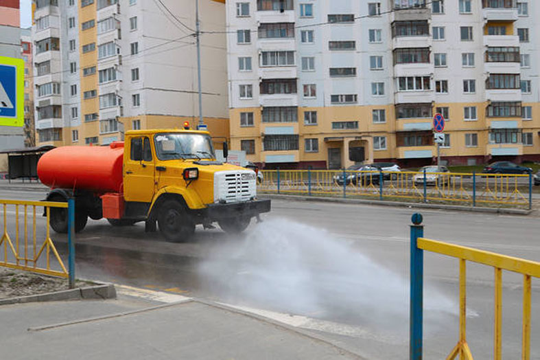 В Брянске 12 машин продезинфицировали 75 улиц от коронавируса