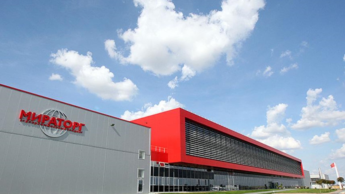 Работники брянского Мираторга поддержали популярный флэшмоб «Мы для вас без выходных»