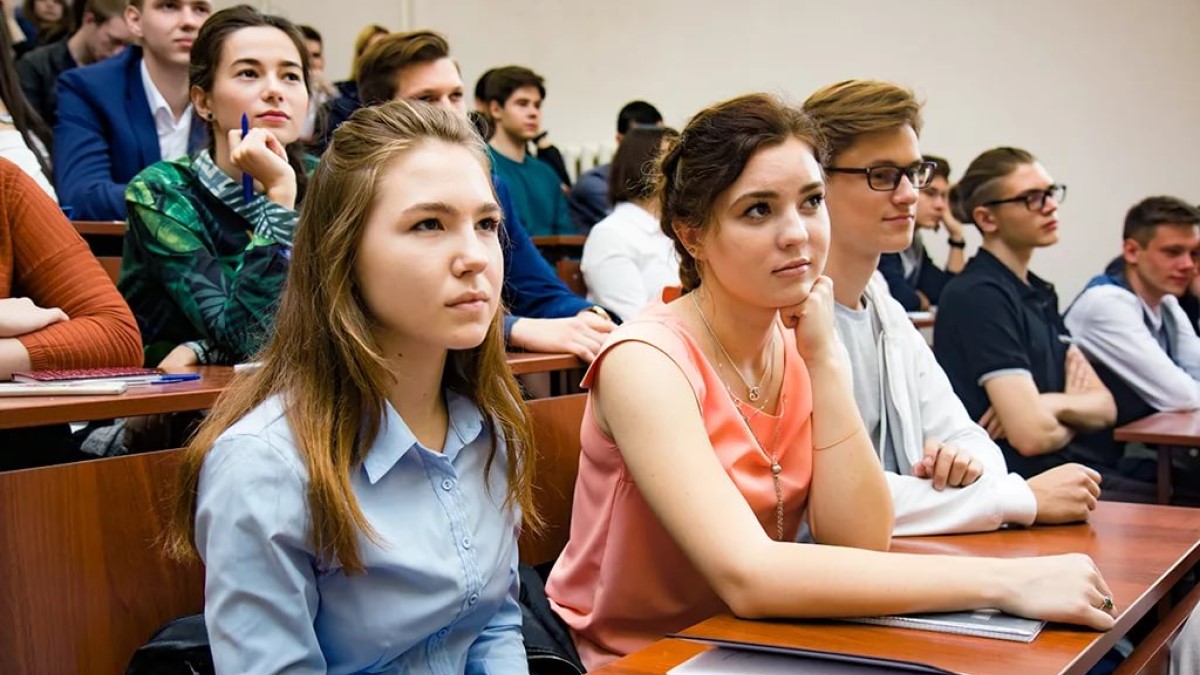 Для брянских студентов учебный год начнется с 1 сентября