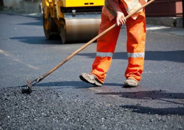 В Брянской Дубровке начался комплексный ремонт дорог