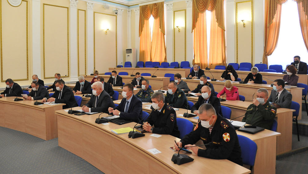 Брянской медицине выделят дополнительно около 500 млн рублей на борьбу с коронавирусом