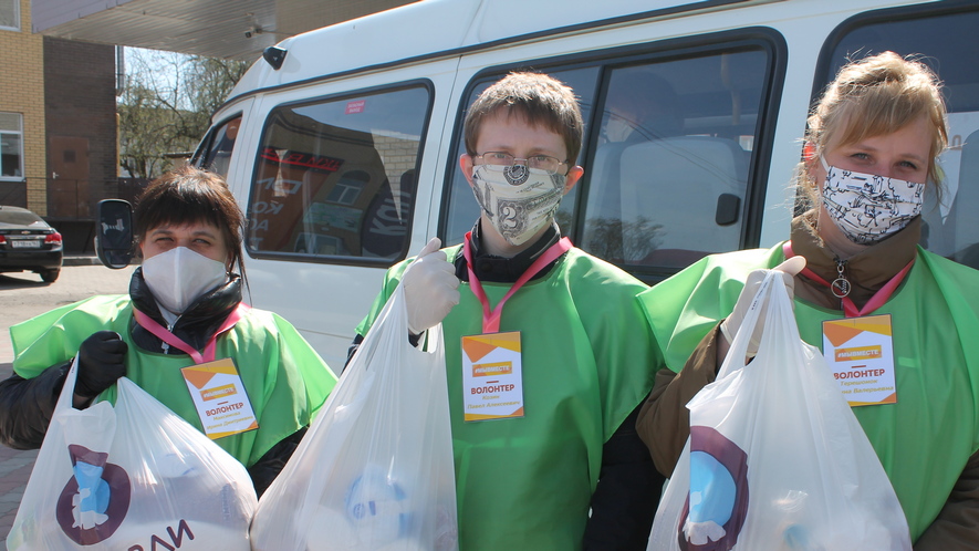 Волонтеры Стародубского района Брянщины  доставляют  продуктовые наборы в дома нуждающимся  