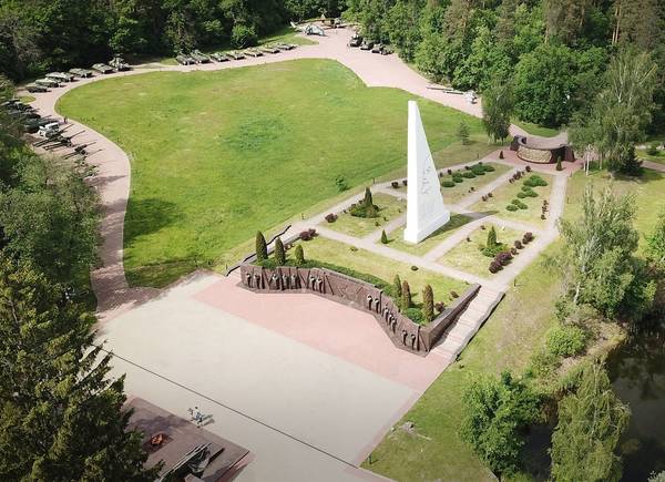 Реконструкцию Партизанской поляны на Брянщине планируют завершить к 29 июня