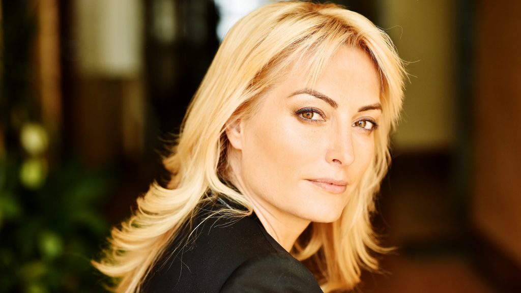 Известная актриса поблагодарила Богомаза за оперативное приобретение для брянцев аппаратов ИВЛ