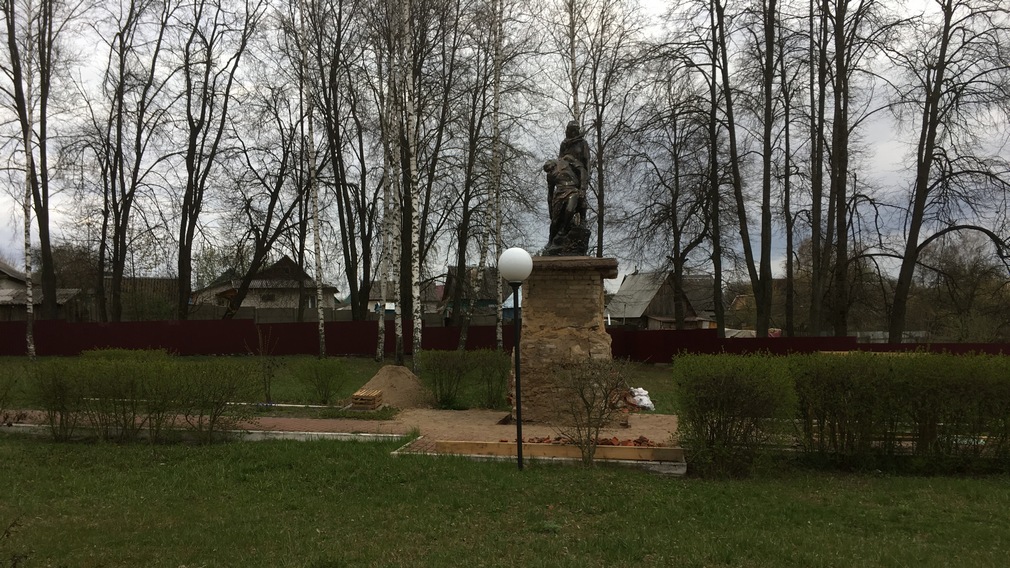 В брянской Навле идет подготовка к майским праздникам