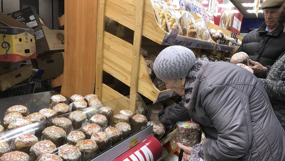 Всем брянцам  хватило освященных на предприятиях куличей