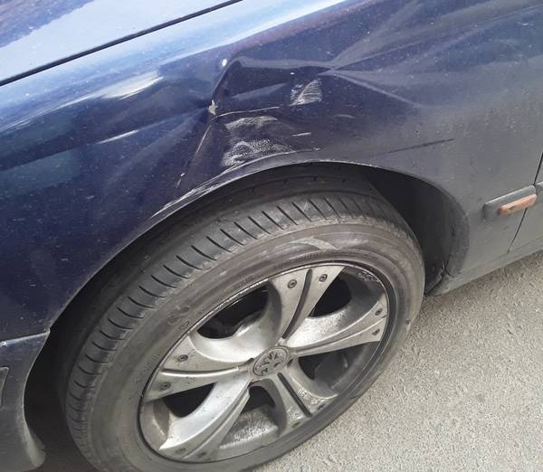 В Брянске на улице Орловской разбили припаркованную иномарку