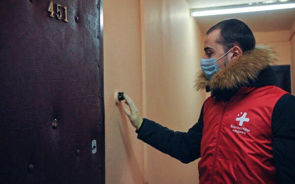 Брянские волонтёры разнесут малообеспеченным жителям 2000 продуктовых наборов