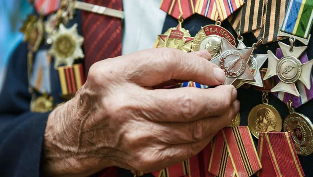 В Брянской области начали выдавать «победные» выплаты