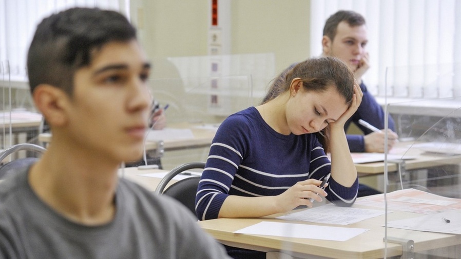 Брянцев ознакомили с графиком проведения ЕГЭ