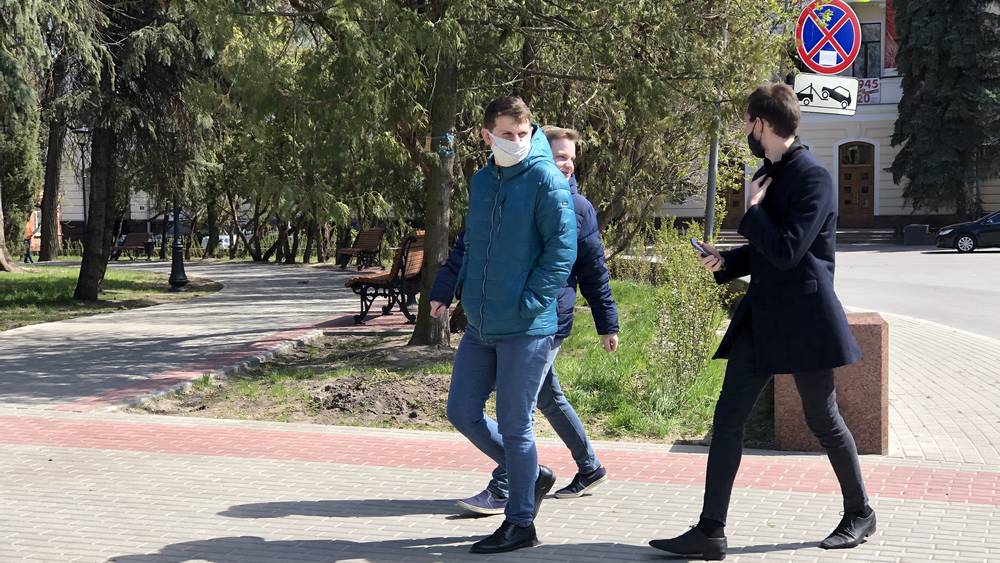 Даже при ослаблении ограничений брянцам придется носить маски