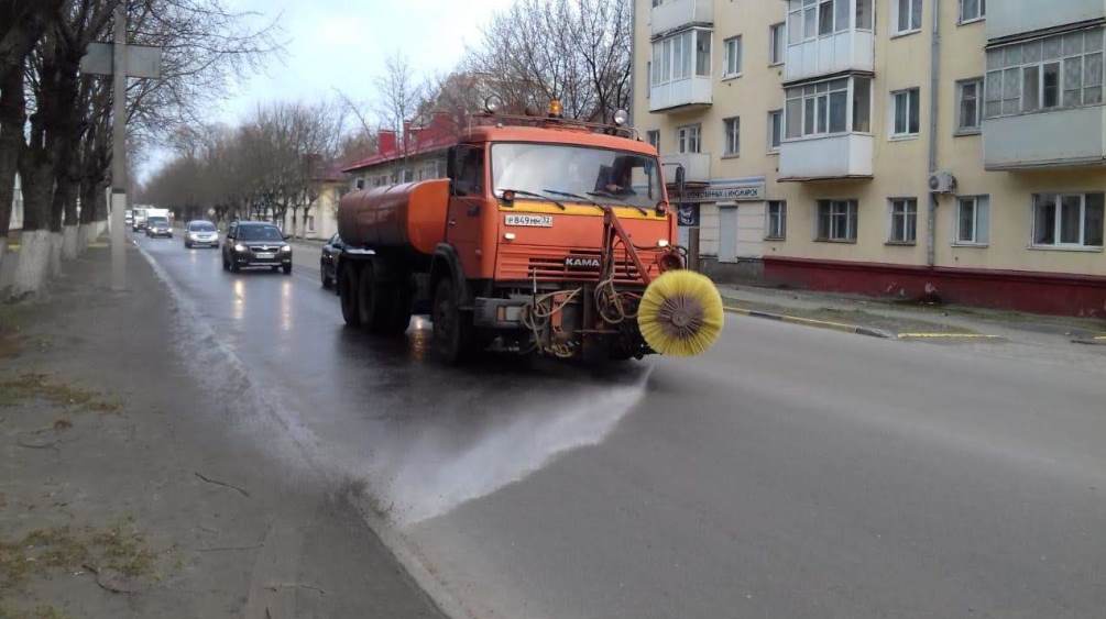 В Брянске продизенфицировали 450 км дорог из-за коронавируса