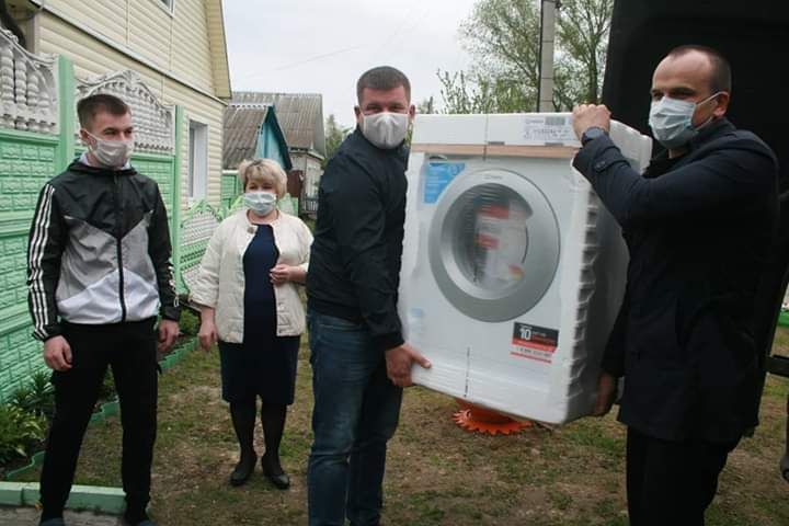 В Карачеве помогли семье, пострадавшей от пожара