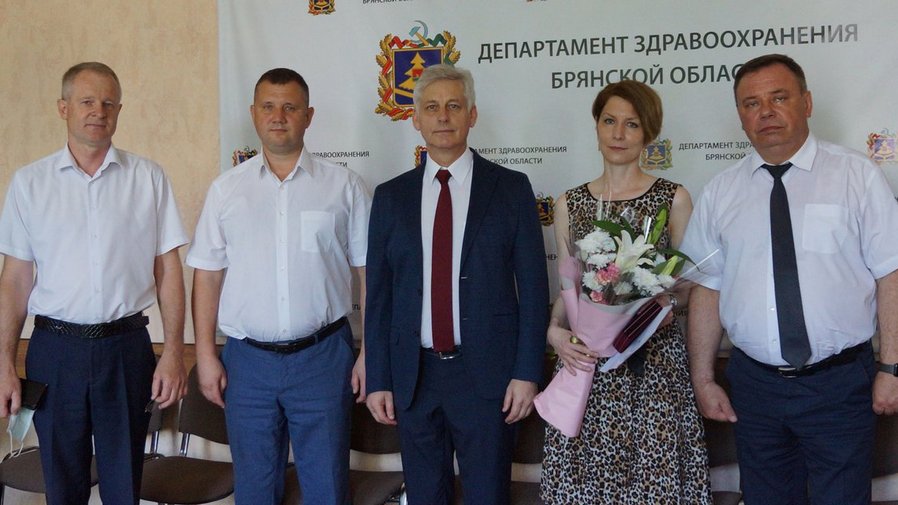  Замгубернатора  Оборотов поздравил  медиков Брянщин