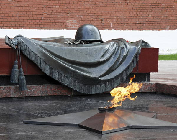 В День памяти и скорби в 12.15 на Брянщине объявят минуту молчания