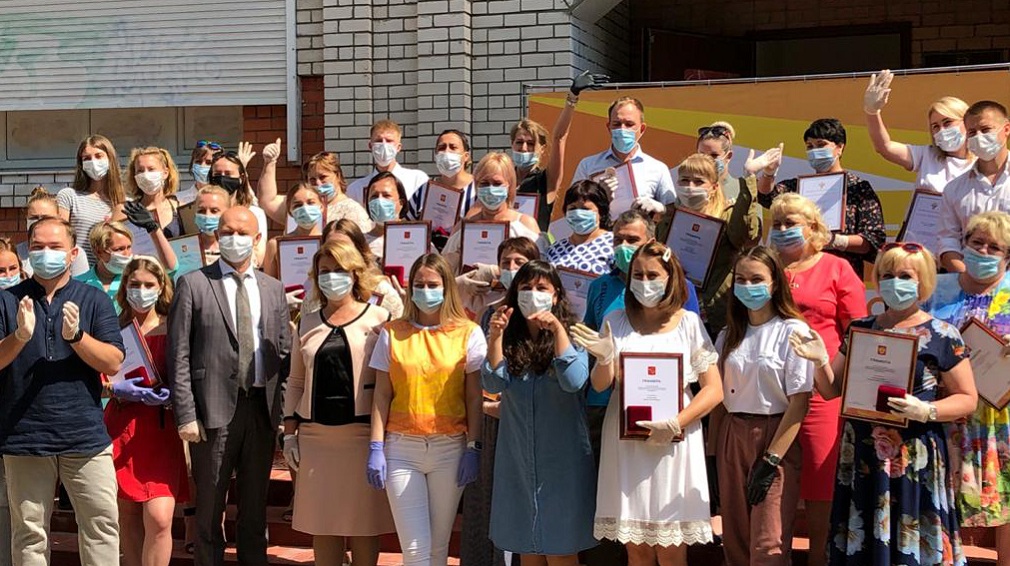 Лучшим брянским волонтерам вручили президентские награды