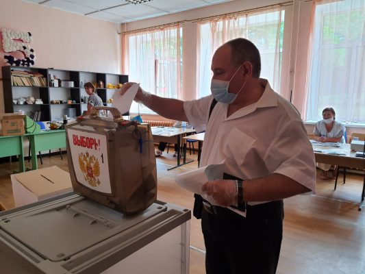 В брянском  Сельцо проголосовал  ректор  БГТУ  Олег Федонин