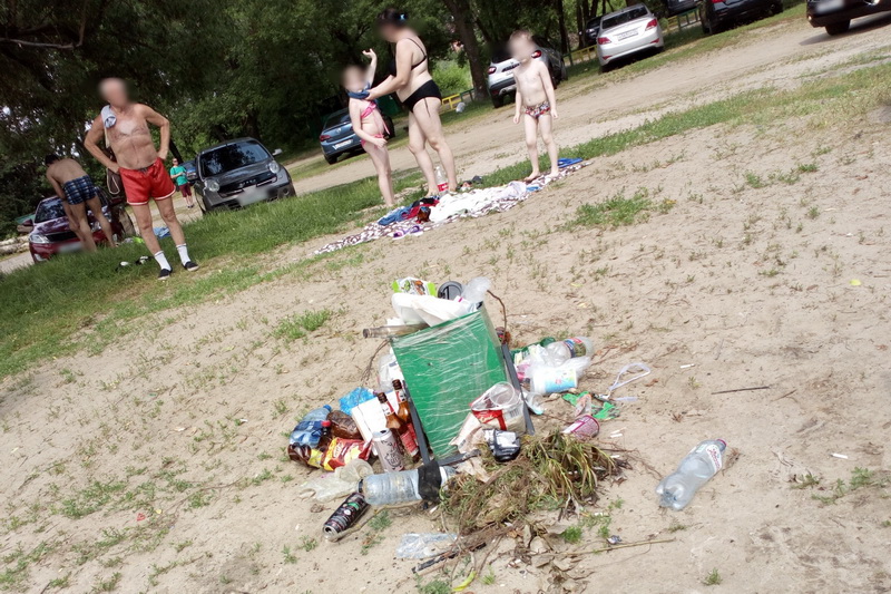 Пляжи стали, что не ляжешь!