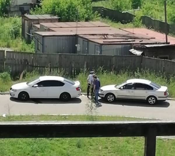 Помял на Романа Брянского неизвестный водитель три машины и скрылся