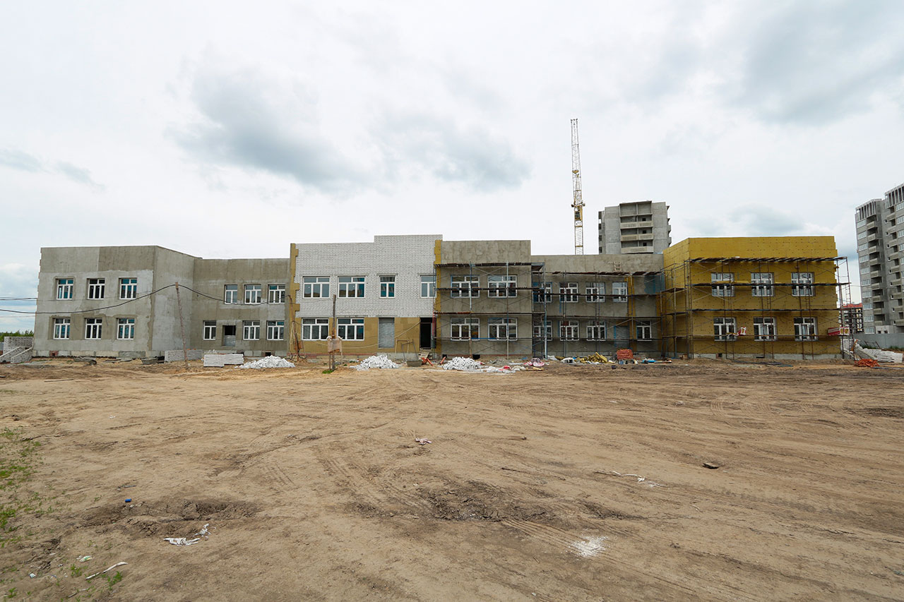 В Брянске набирают сотрудников в строящийся детский сад