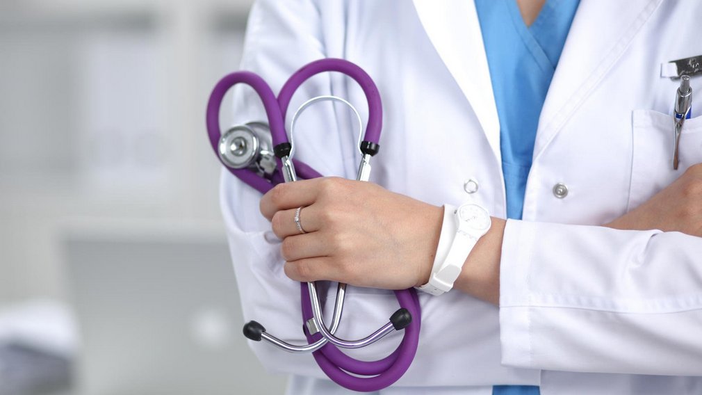 4792 врача заботятся о здоровье брянцев