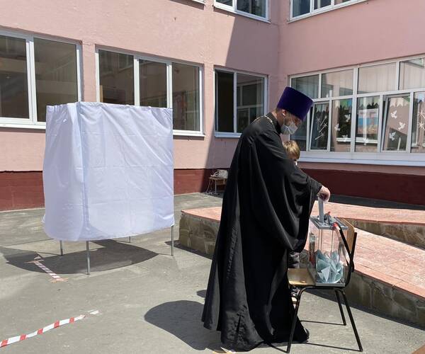 Священнослужители  Брянской области  участвуют в голосовании