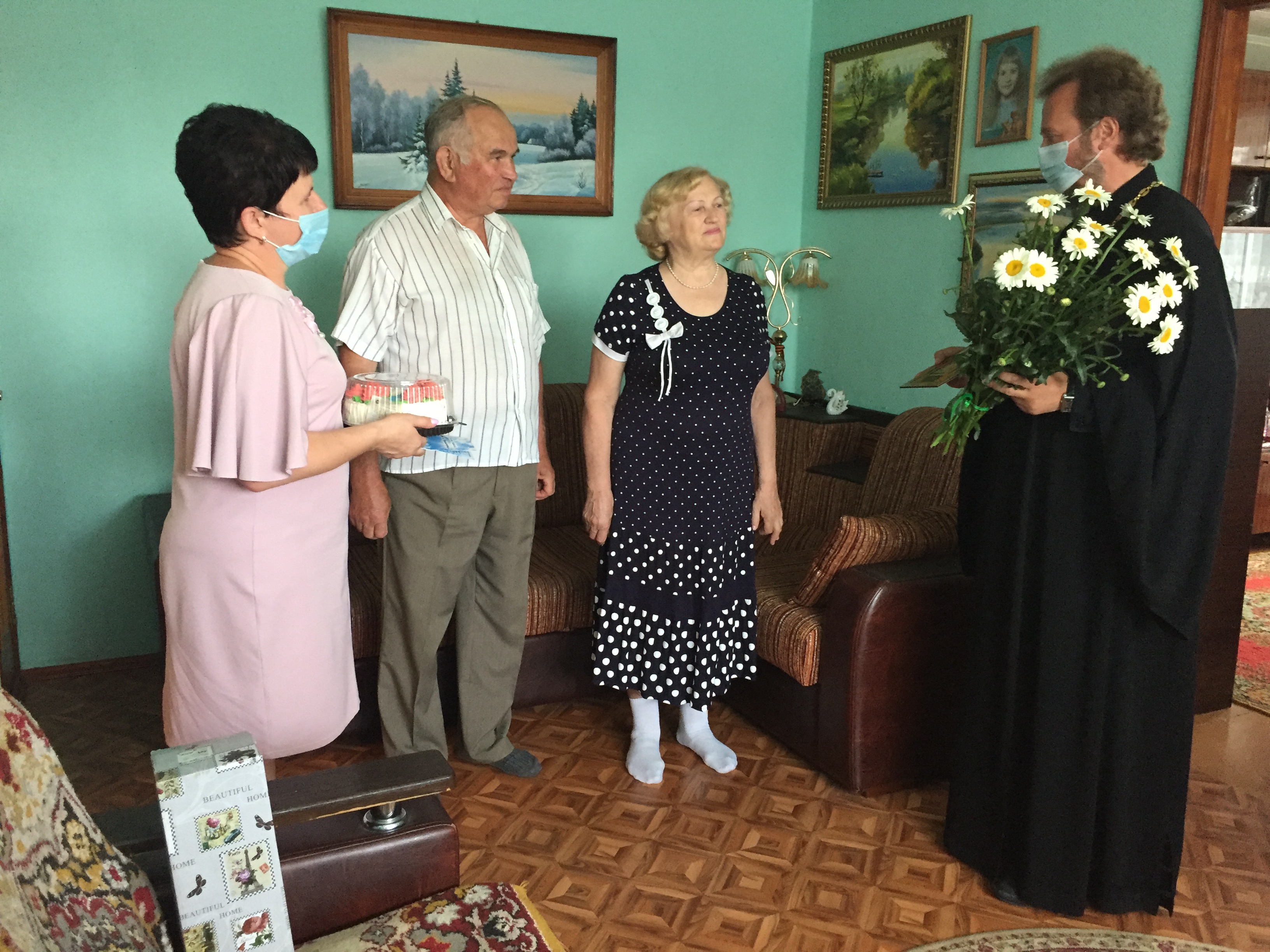 В Карачевском районе с Днем семьи, любви и верности поздравили семьи педагогов