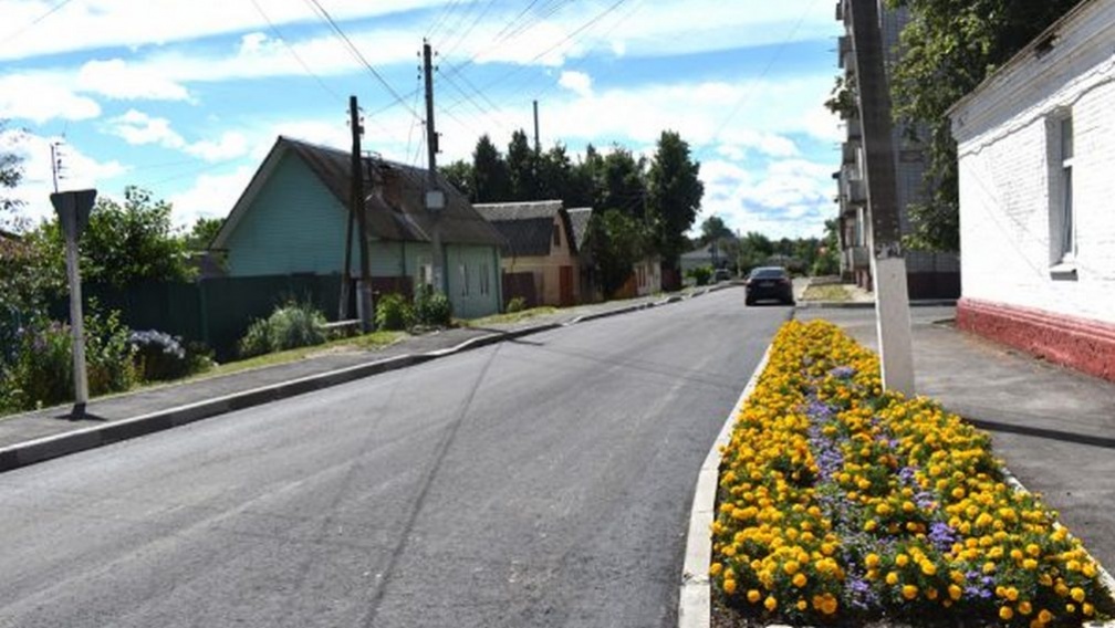 На Брянщине ремонтируются автодороги федерального и местного значения