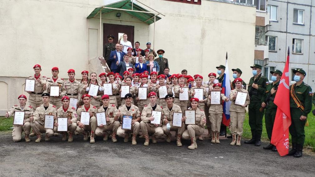 Лучших юнармейцев в Брянске наградили