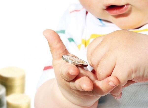 446 трубчевских семей с детьми от 3 до 7 лет получили ежемесячную денежную выплату