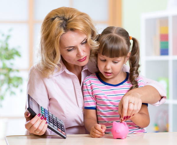 Больше 4 млд. рублей выплатили детям Брянщины